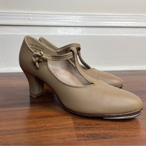 Capezio 700 Women’s T-Strap Steel Toe Tap Tan | Size: 8 1/2
